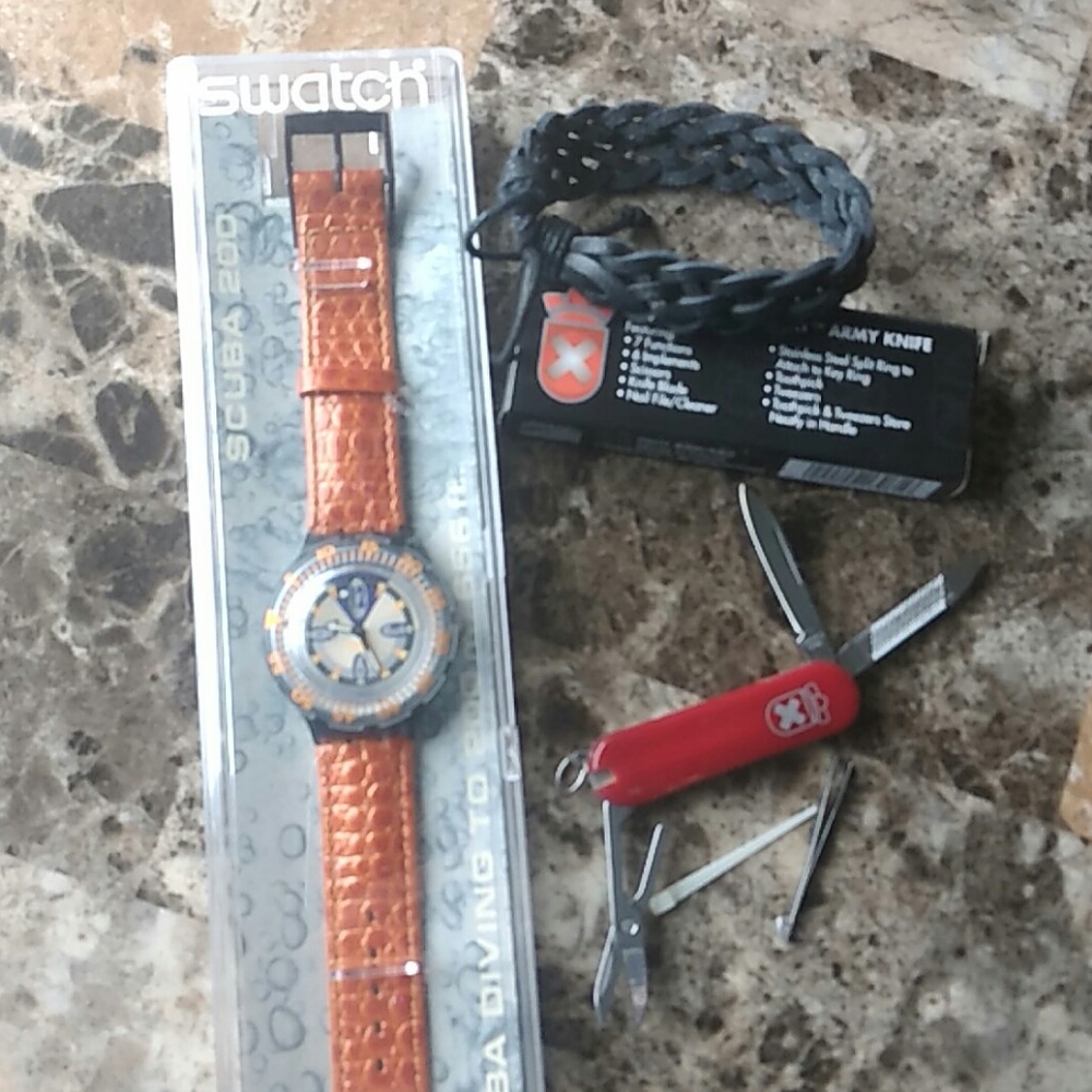 New Swatch SDM103 200M Dive watch ⌚+Bonuses